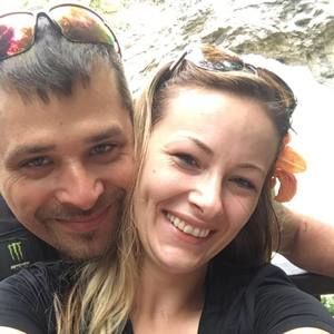 Meet your Posher, Amra